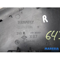 Renault - Captur - Protection montant A droit