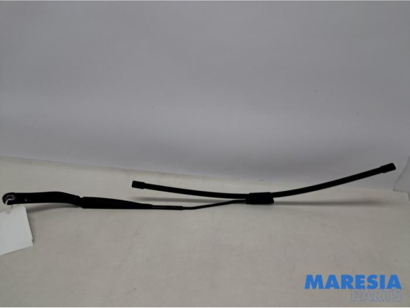 Renault - Captur - Front wiper arm
