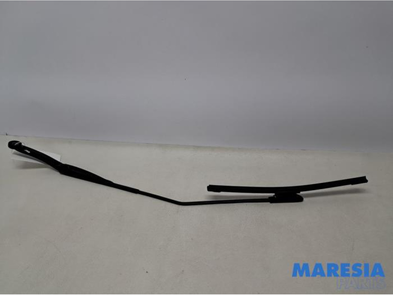 Renault - Captur - Front wiper arm
