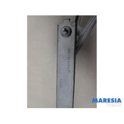 Renault - Scenic - Rear door window mechanism 4-door, left