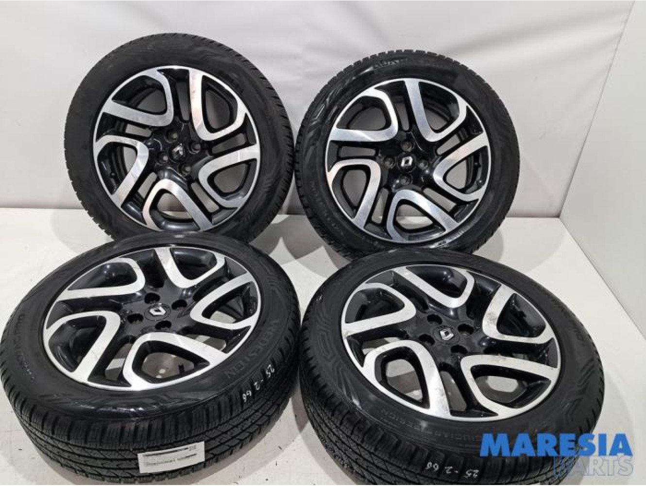 Renault - Captur - Sportvelgenset + banden