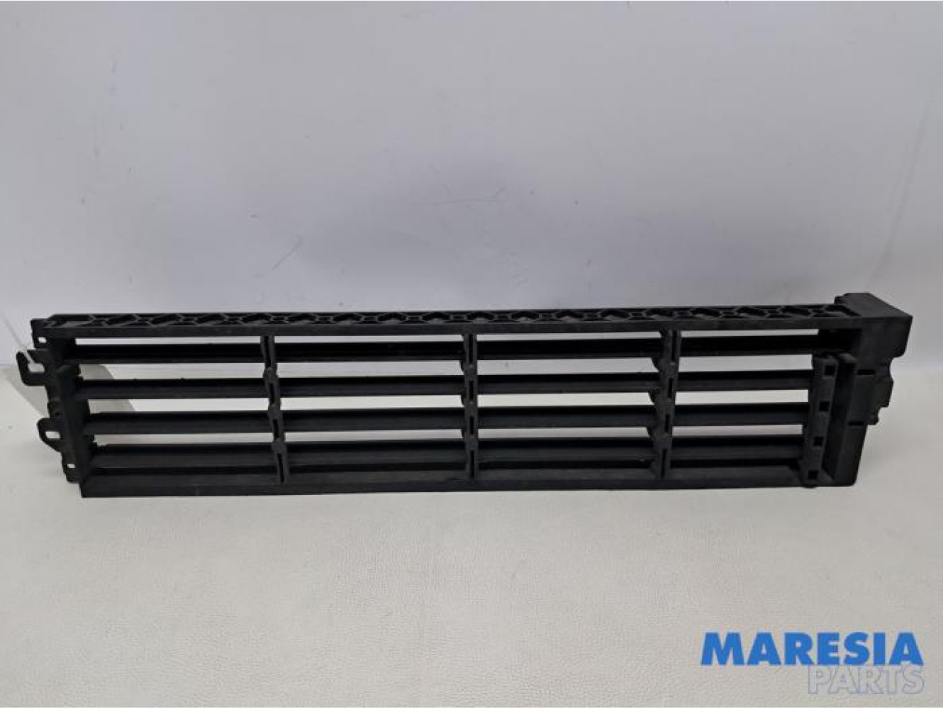 Renault - Megane - Air funnel