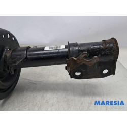 Renault - Scenic - Stoßdämpferstrebe rechts vorne