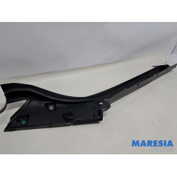 Renault - Scenic - Protection montant A droit