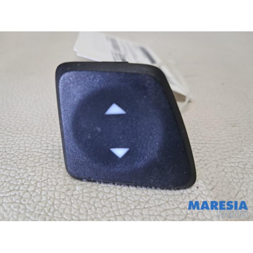 Fiat - 500 - Electric window switch