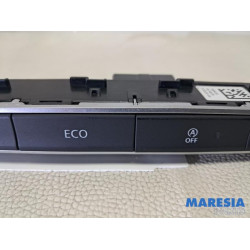 Renault - Megane - Switch