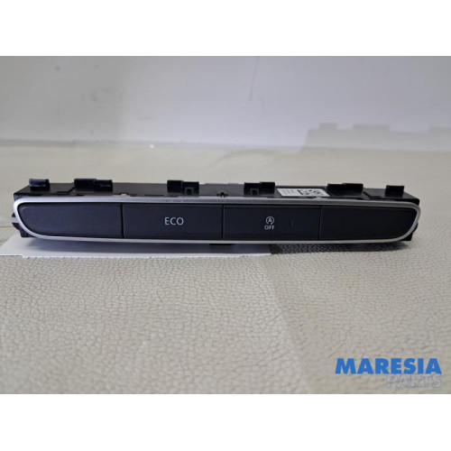 Renault - Megane - Switch