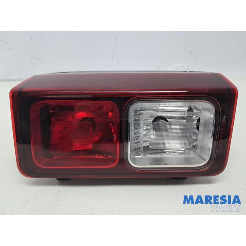 Renault - Trafic - Feu de recul gauche