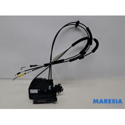 Renault - Trafic - Sliding door lock mechanism, right