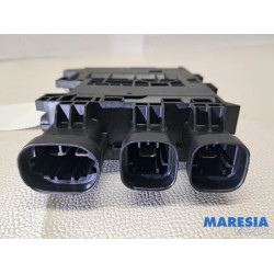 Renault - Trafic - Spanningsregelaar