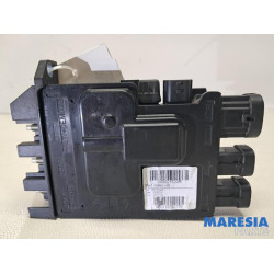 Renault - Trafic - Spanningsregelaar