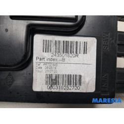 Renault - Trafic - Spanningsregelaar