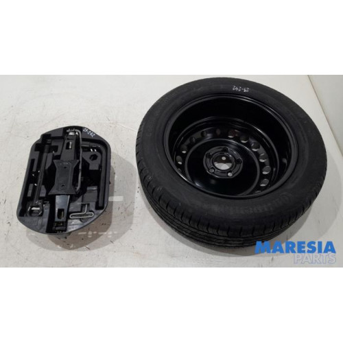 Renault - Megane - Krikset + reservewiel