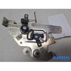 Renault - Trafic - Schiebetür Schließmechanik rechts