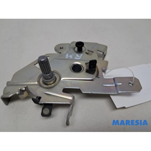 Renault - Trafic - Sliding door lock mechanism, right