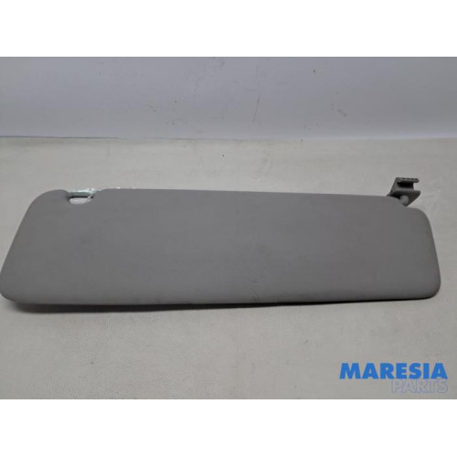 Renault - Trafic - Sonnenblende