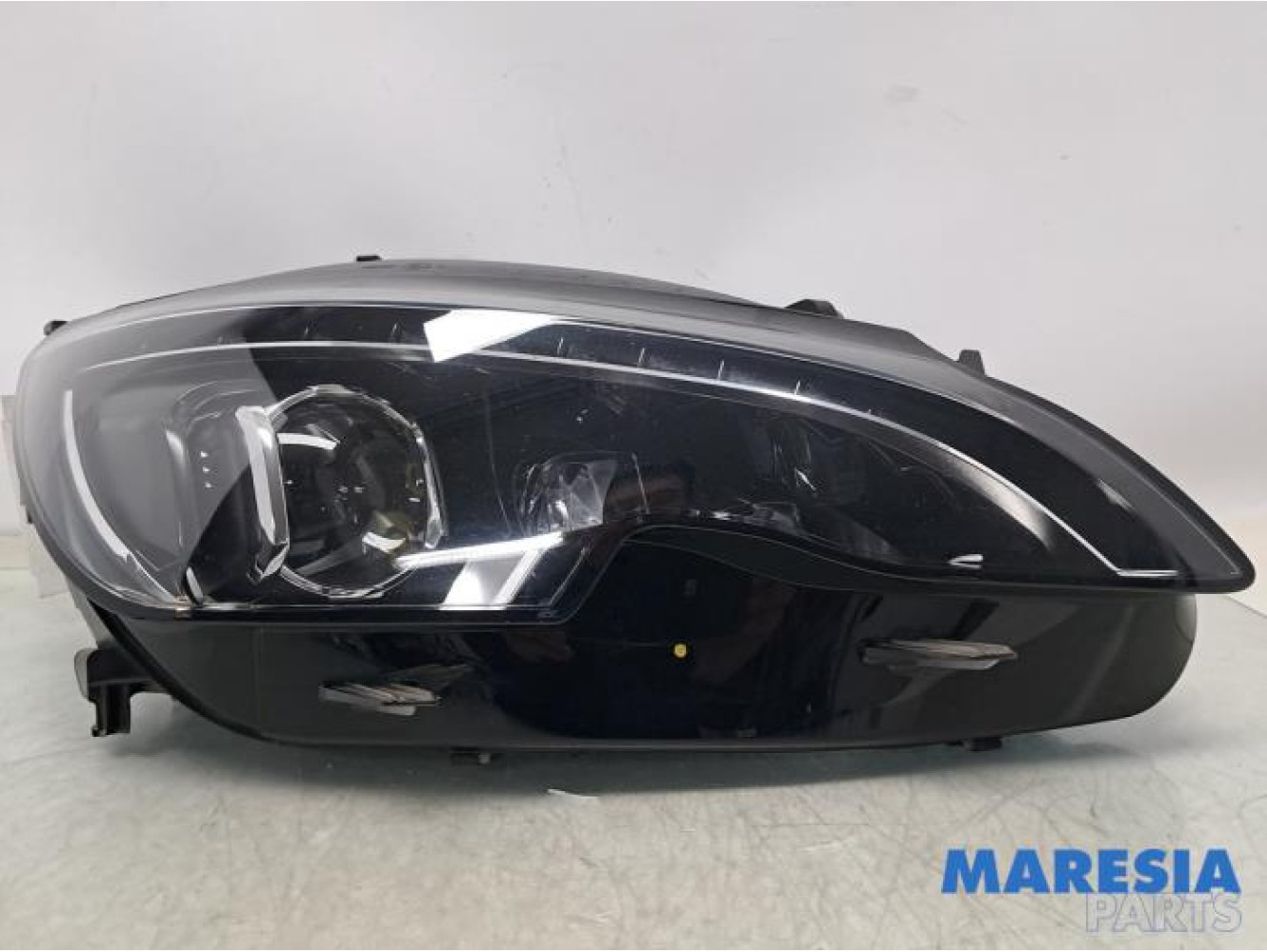 Peugeot - 308 - Headlight, right