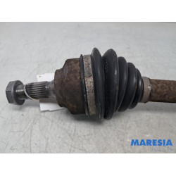 Peugeot - 3008 - Antriebswelle links vorne