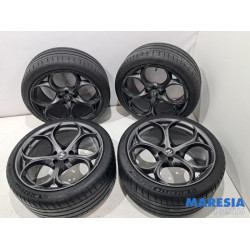 Alfa Romeo - Giulia - Sportvelgenset + banden