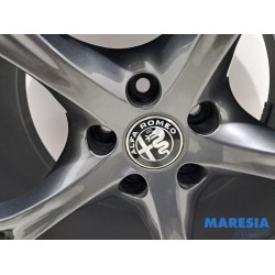 Alfa Romeo - Giulia - Sportvelgenset + banden