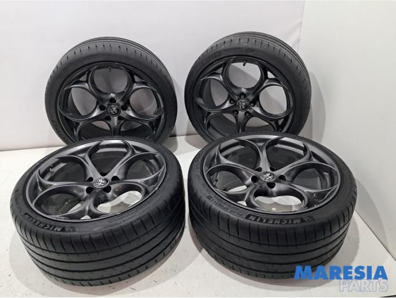 Alfa Romeo - Giulia - Sportvelgenset + banden