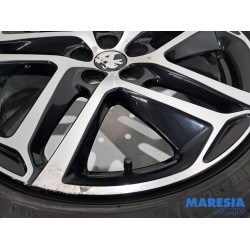 Peugeot - 308 - Velgen set + winterbanden