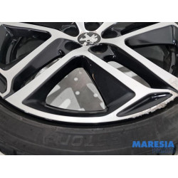 Peugeot - 308 - Velgen set + winterbanden