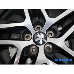 Peugeot - 308 - Velgen set + winterbanden