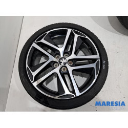 Peugeot - 308 - Velgen set + winterbanden