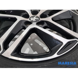 Peugeot - 308 - Velgen set + winterbanden
