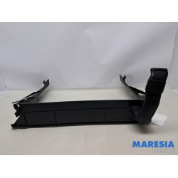 Renault - Scenic - Air funnel