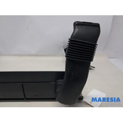 Renault - Scenic - Air funnel