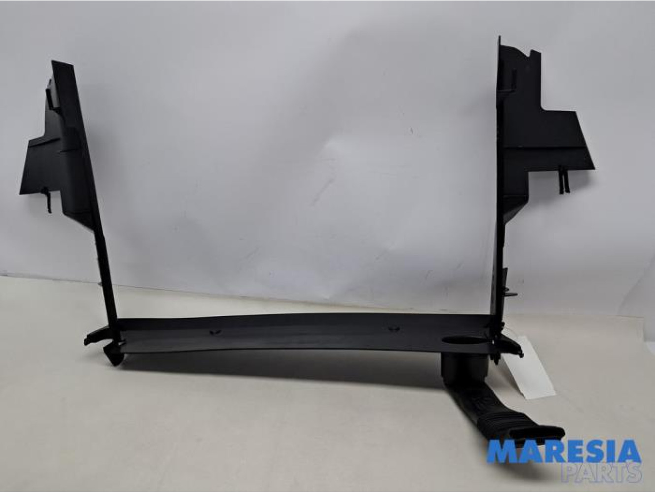 Renault - Scenic - Air funnel