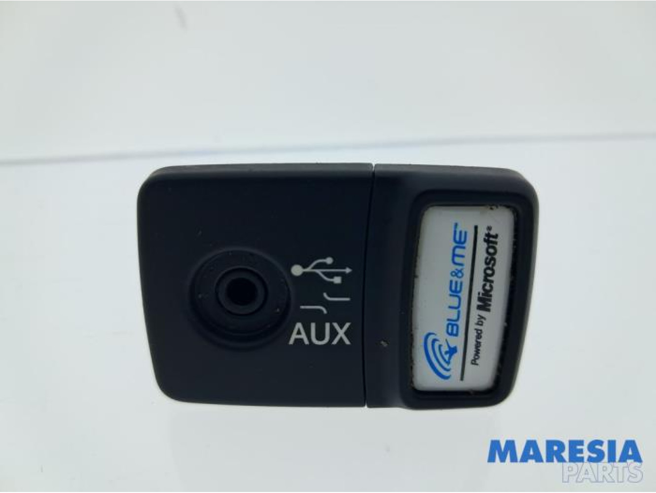 Fiat - 500 - AUX / USB connection