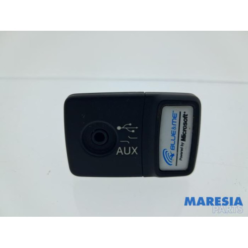 Fiat - 500 - AUX/USB aansluiting