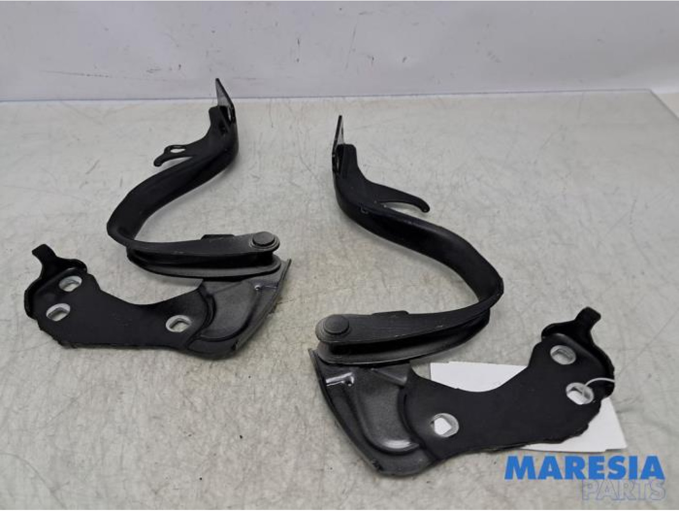 Fiat - 500 - Motorhaube Scharnier