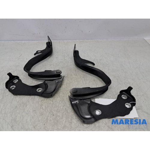 Fiat - 500 - Motorhaube Scharnier