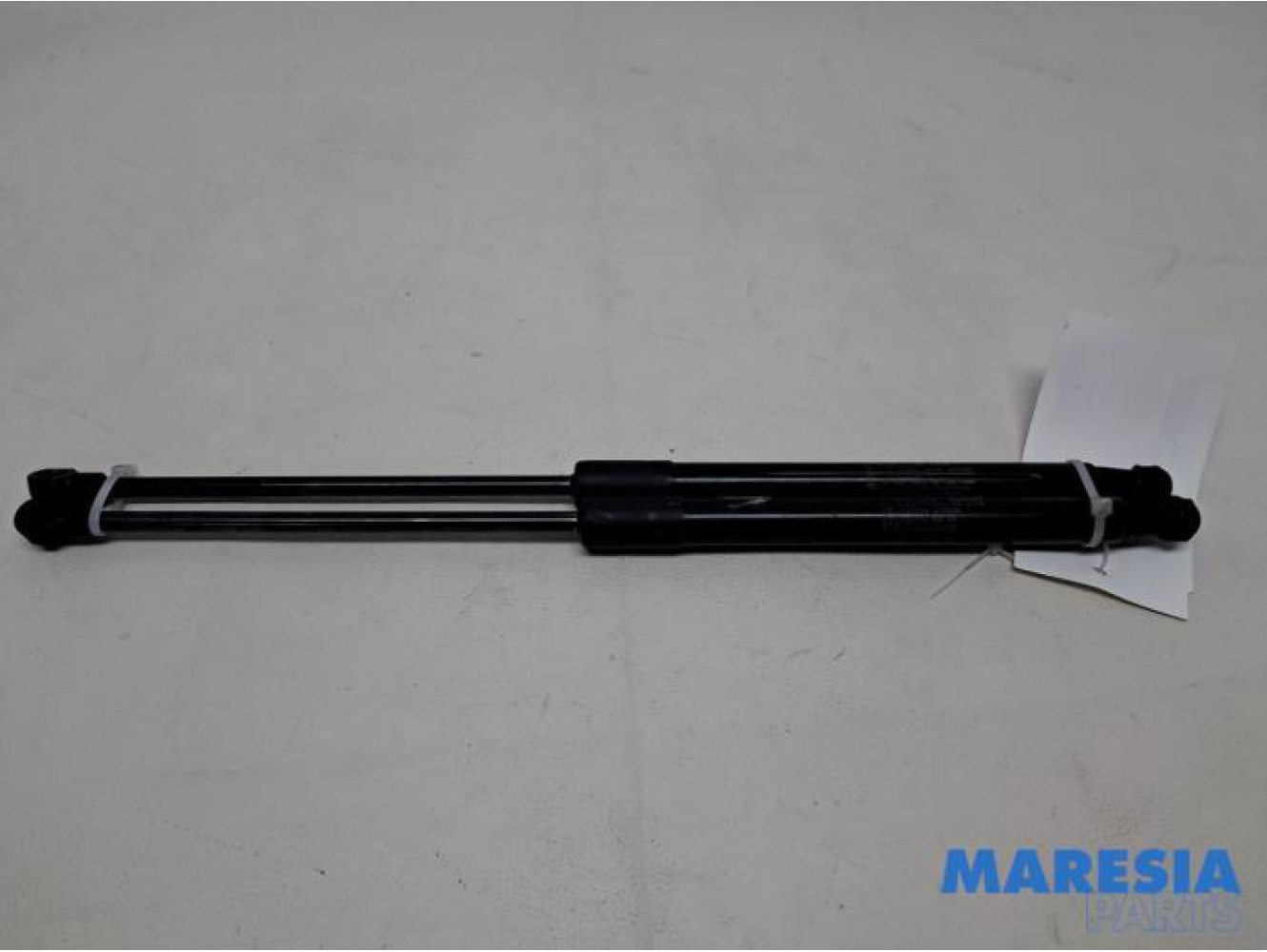 Alfa Romeo - Giulia - Set of bonnet gas struts