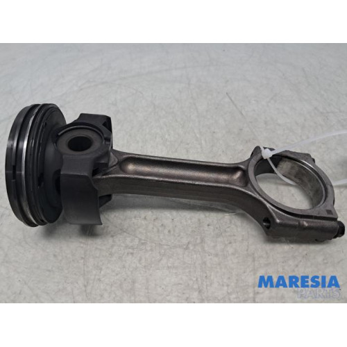 Fiat - Talento - Connecting rod