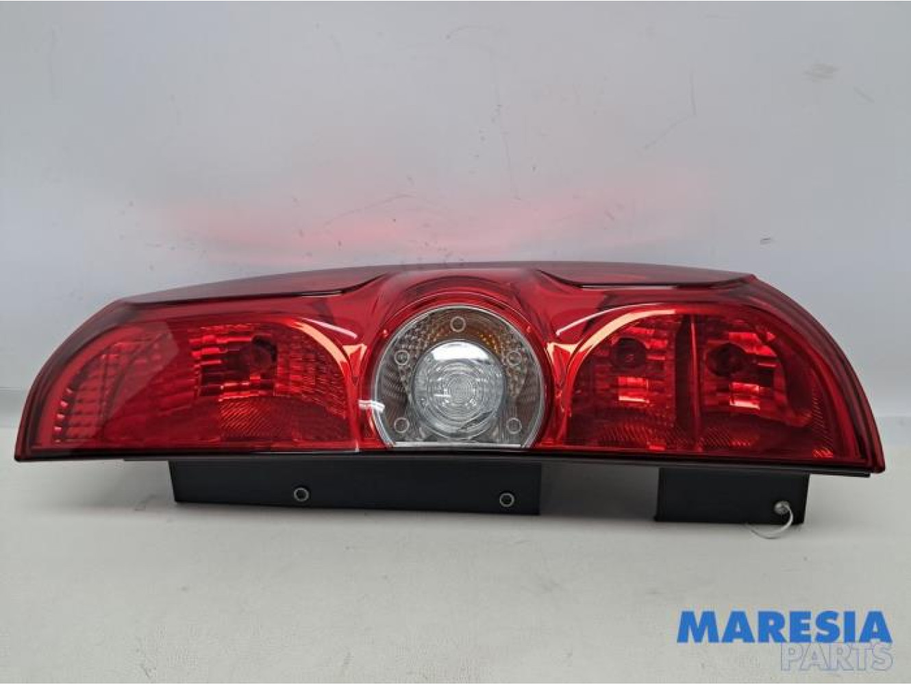 Opel - Combo - Taillight, right