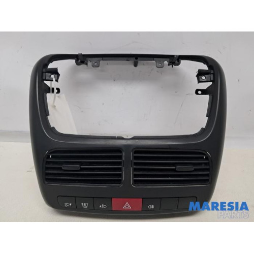 Opel - Combo - Luchtrooster Dashboard