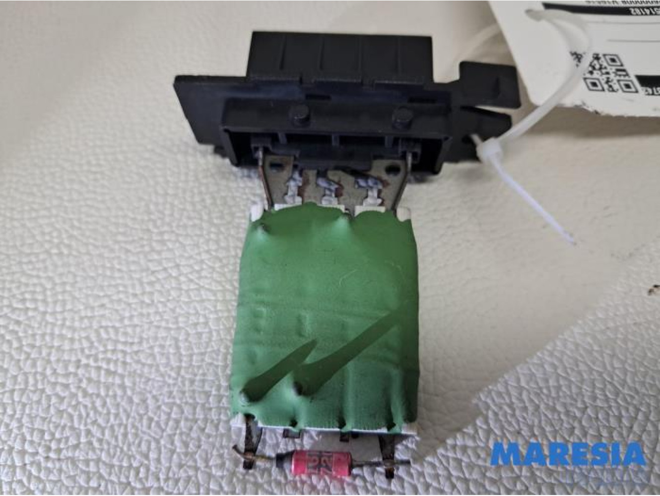 Opel - Combo - Kachel Weerstand