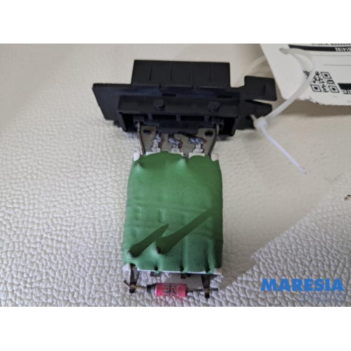 Opel - Combo - Kachel Weerstand