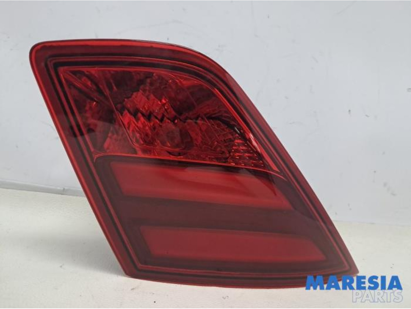 Peugeot - 308 - Feu arrière droit