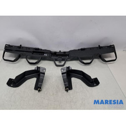 Renault - Megane - Bumpersteun midden-achter