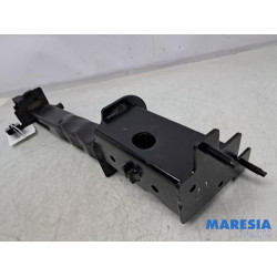 Renault - Megane - Front part support