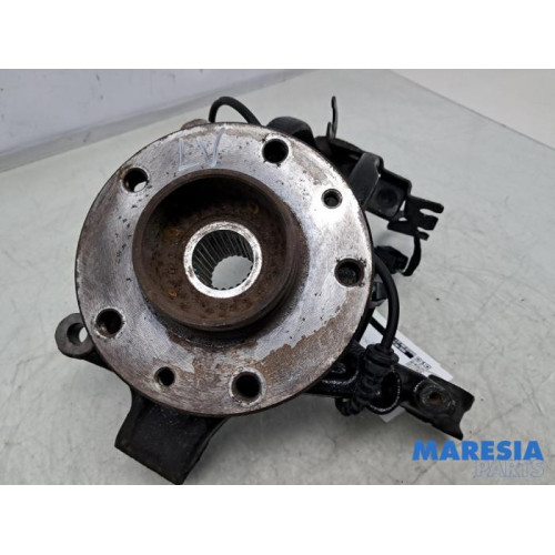 Renault - Megane - Fusee links-voor