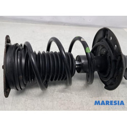 Renault - Megane - Stoßdämpferstrebe links vorne