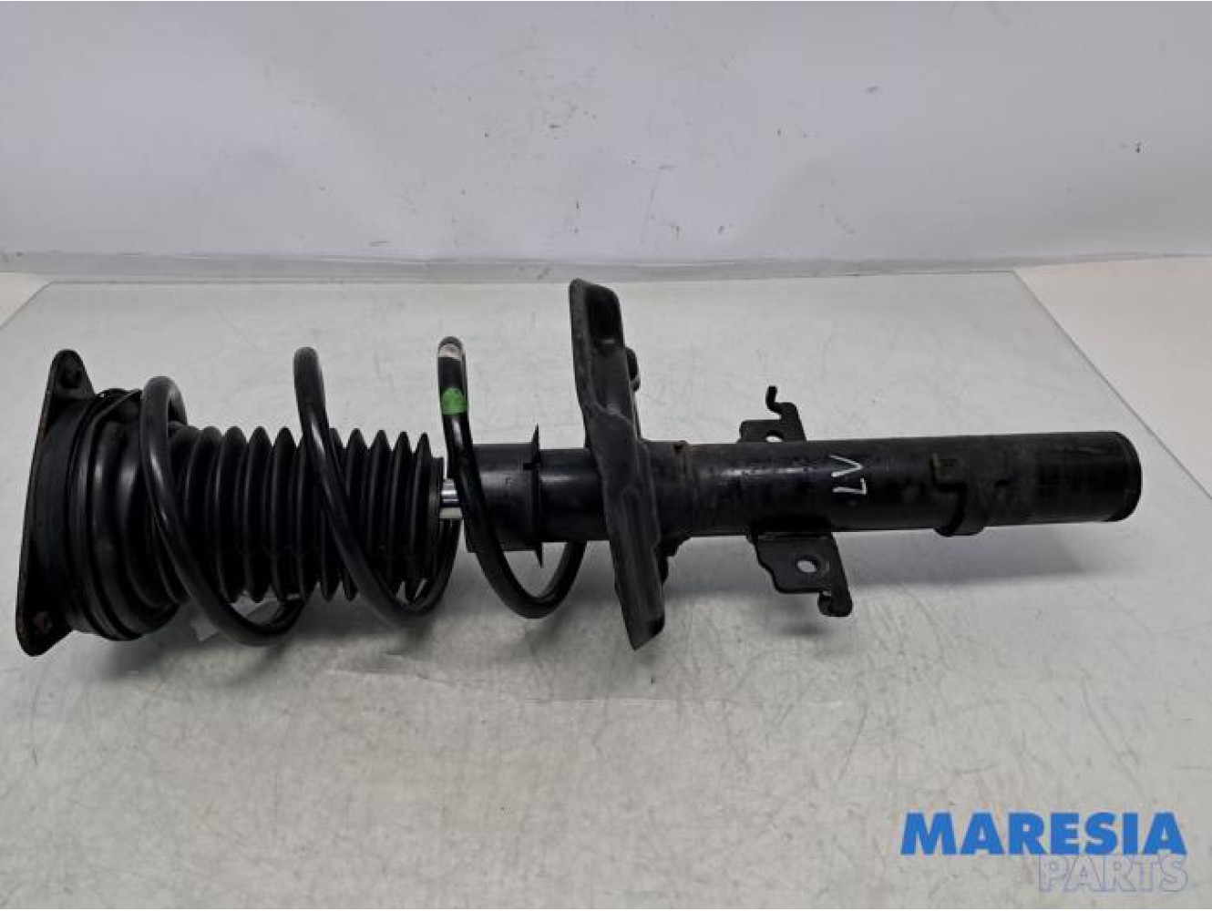 Renault - Megane - Stoßdämpferstrebe links vorne