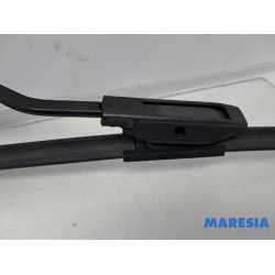 Renault - Megane - Ruitenwisserarm voor